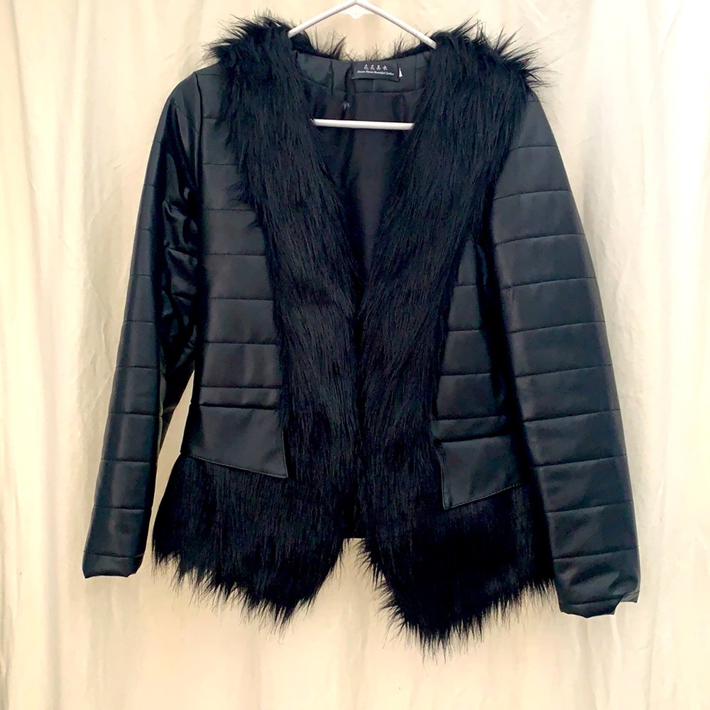 Womems leather  coat small new